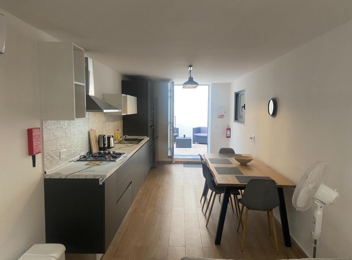 Theatre Apartment Mellieha Ngoại thất bức ảnh