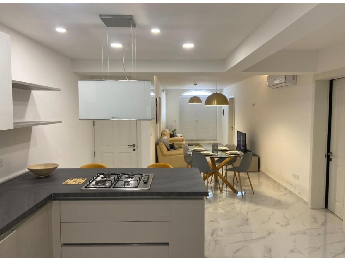 Theatre Apartment Mellieha Ngoại thất bức ảnh